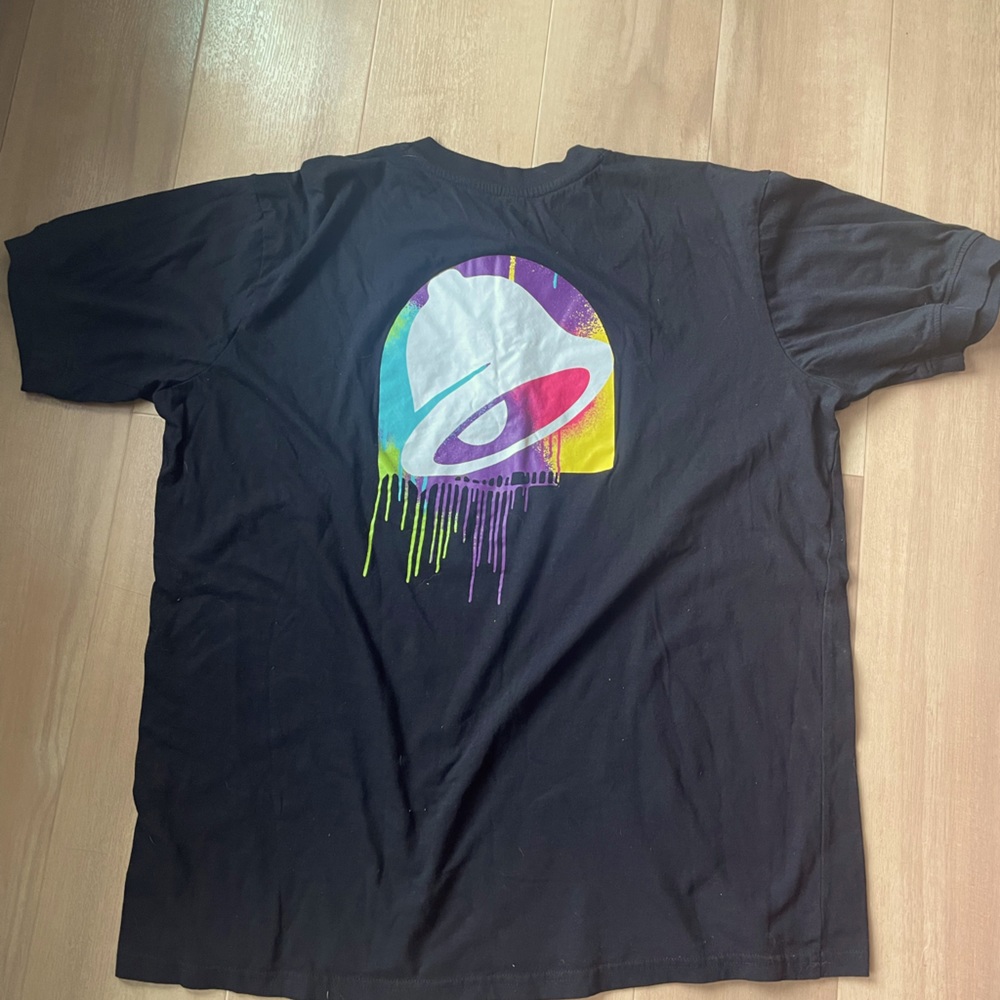 Taco Bell Men’s paint drip Henley employee T-Shirt size XL
